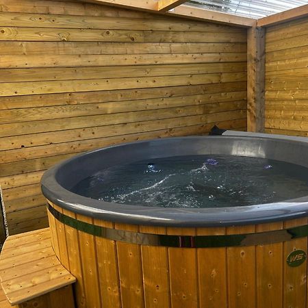 The Alpaca Farmhouse With Hot Tub And Alpaca Experience Included Dromara Exteriör bild