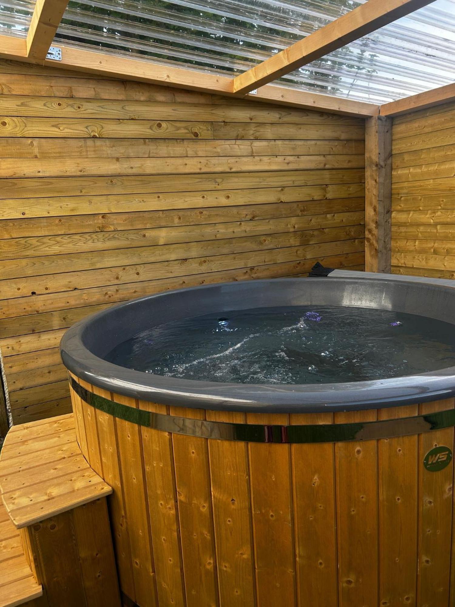 The Alpaca Farmhouse With Hot Tub And Alpaca Experience Included Dromara Exteriör bild