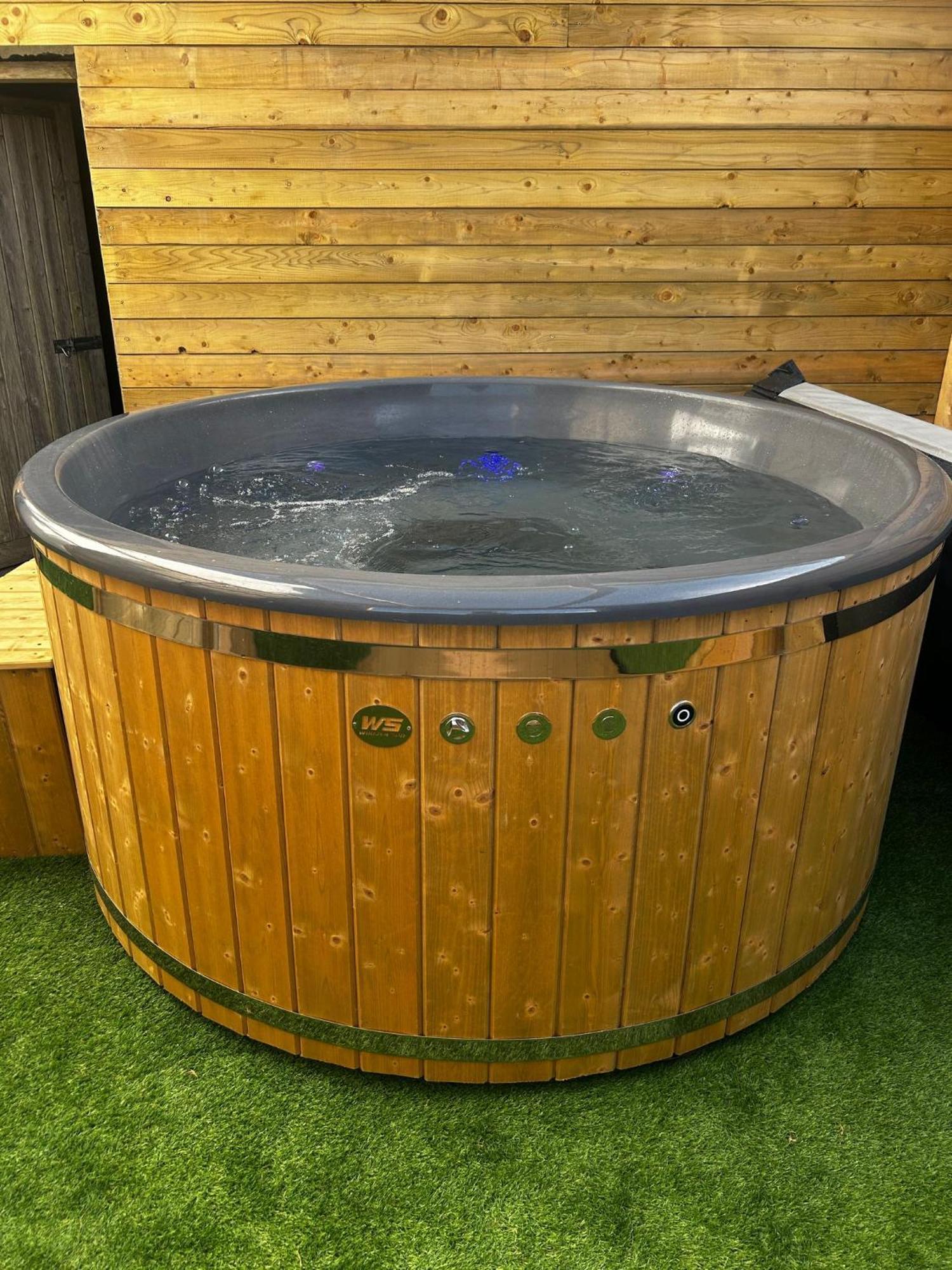 The Alpaca Farmhouse With Hot Tub And Alpaca Experience Included Dromara Exteriör bild