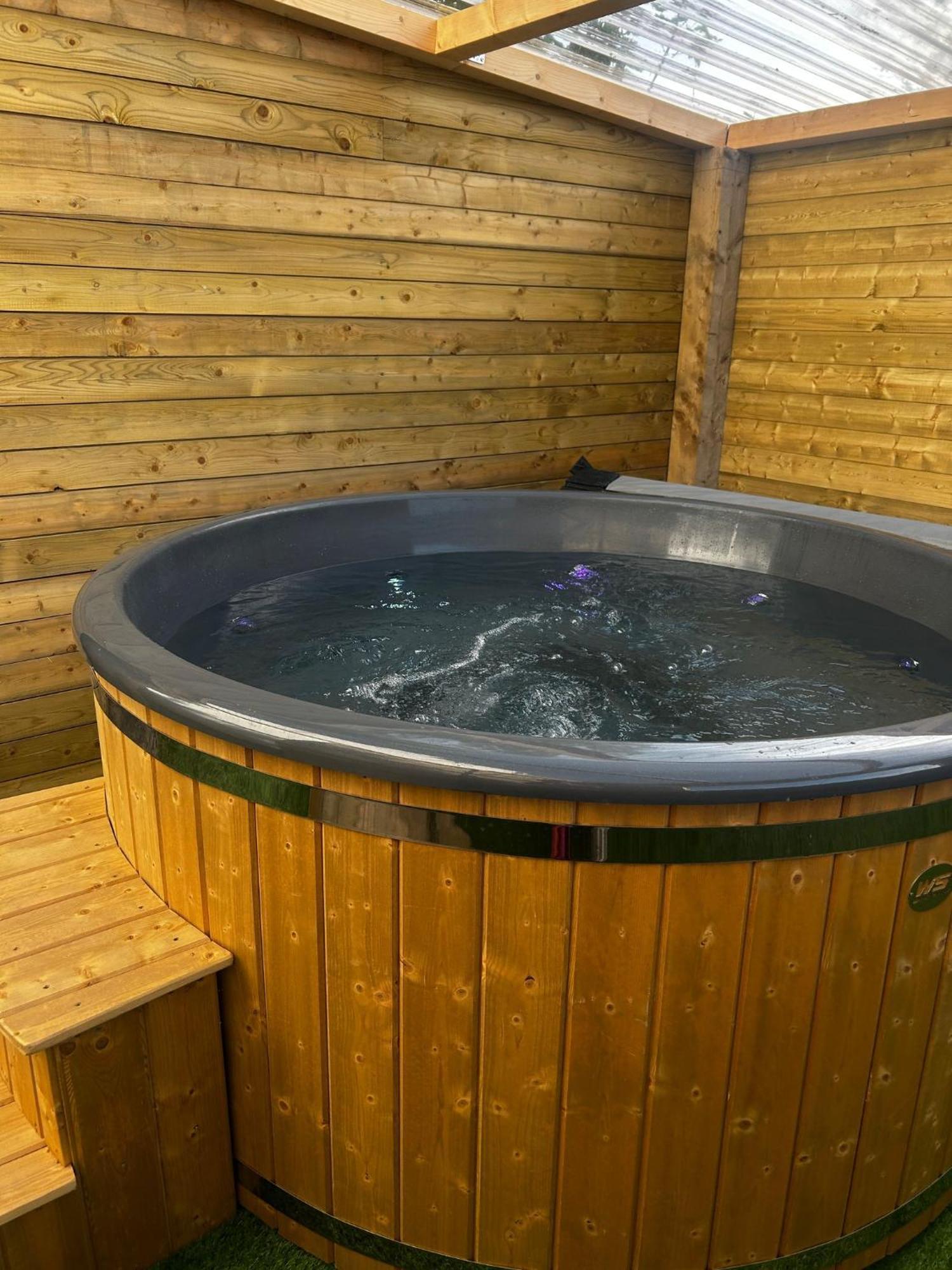 The Alpaca Farmhouse With Hot Tub And Alpaca Experience Included Dromara Exteriör bild